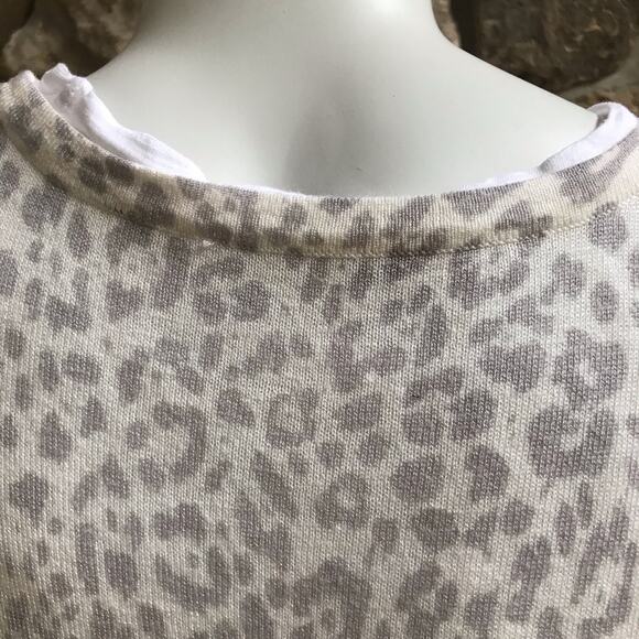 Olivaceous Layered Leopard Print Gray Long Sleeve Shirt Women's Size Small - Picture 4 of 8